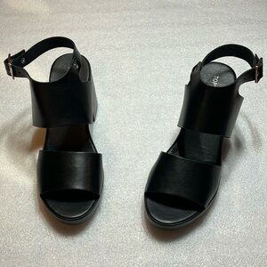 Topshop strappy leather sandal heels. Cute. Size 9.